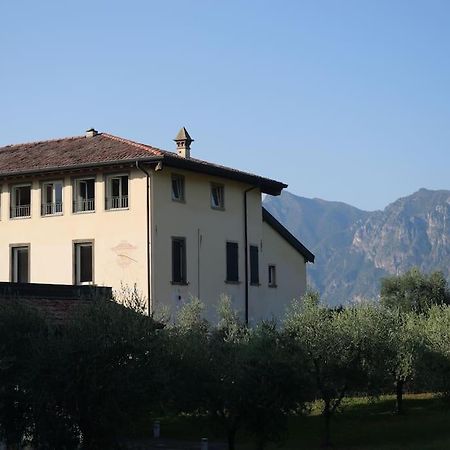 La Corte Del Cigno Monte Isola Bagian luar foto