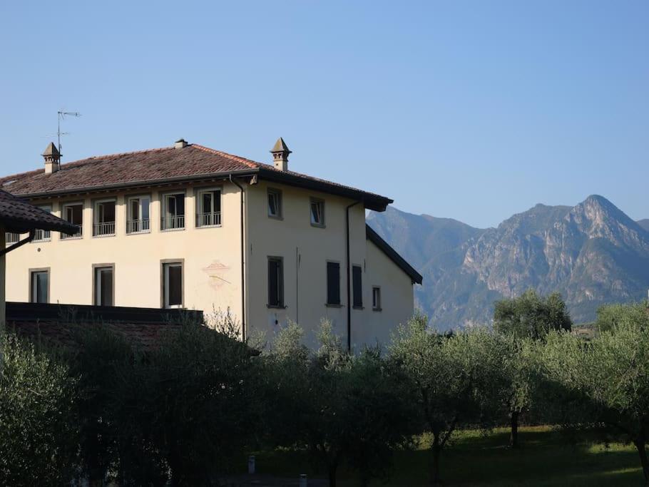 La Corte Del Cigno Monte Isola Bagian luar foto