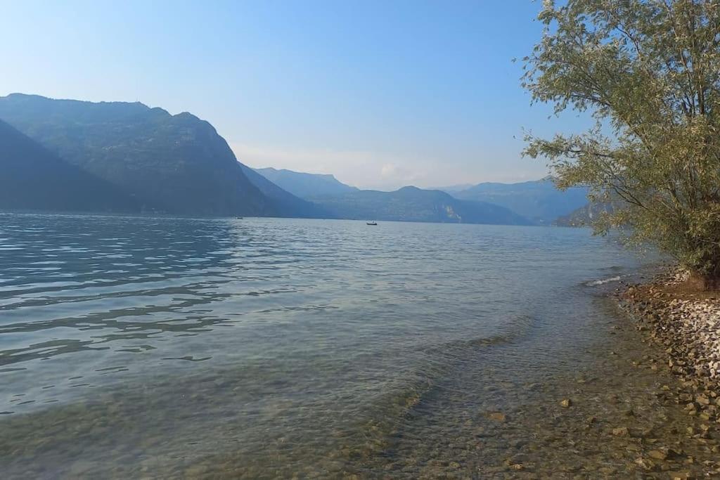 La Corte Del Cigno Monte Isola Bagian luar foto